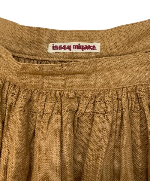ISSEY MIYAKE（イッセイミヤケ）ISSEY MIYAKE (イッセイミヤケ) ギャザースカート ブラウン サイズ:SIZE9の古着・服飾アイテム