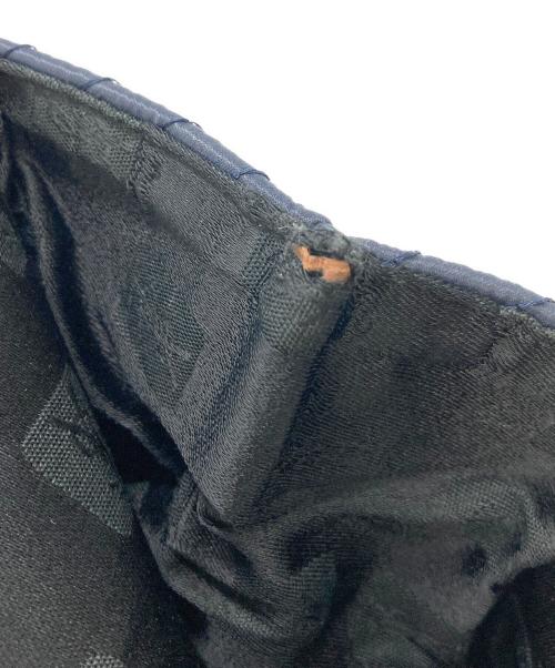 Yves Saint Laurent（イヴサンローラン）Yves Saint Laurent (イヴサンローラン) ハンドバッグ ネイビーの古着・服飾アイテム