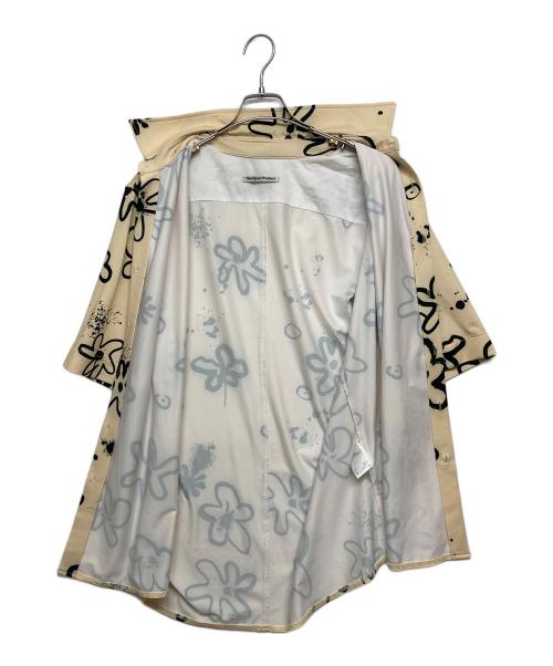 The Open Product（ザオープンプロダクト）The Open Product (ザオープンプロダクト) FLOWER PRINT OVERSIZED SHIRT ベージュ サイズ:SIZE OSの古着・服飾アイテム