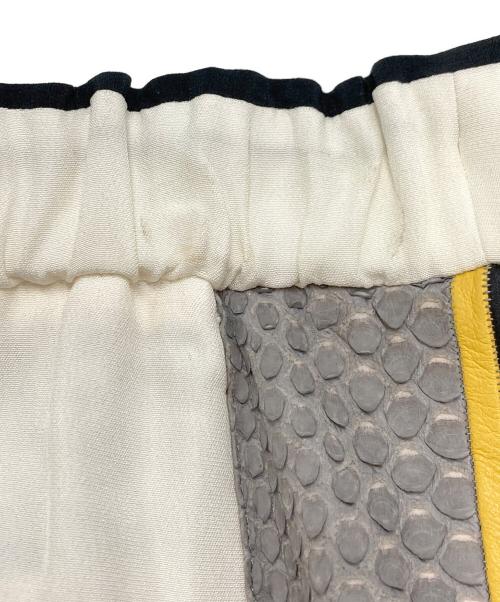 FENDI（フェンディ）FENDI (フェンディ) サイドパイソンジョガートラックパンツ ホワイト サイズ:SIZE　42の古着・服飾アイテム