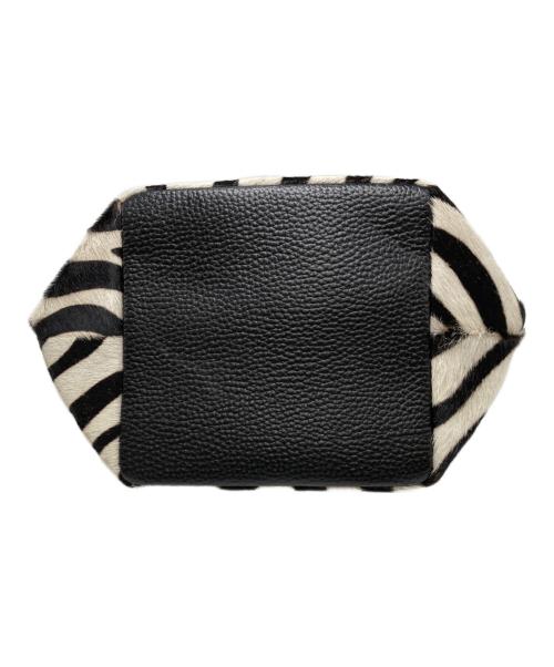 Ch!iii（チー）Ch!iii (チー) バスケットバッグゼブラ柄 ホワイト サイズ:実寸サイズをご参照下さい。の古着・服飾アイテム