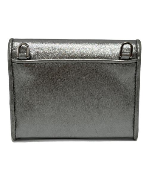 MIU MIU（ミュウミュウ）MIU MIU (ミュウミュウ) チェーンショルダー付カードケース グレー サイズ:実寸サイズをご参照下さい。の古着・服飾アイテム