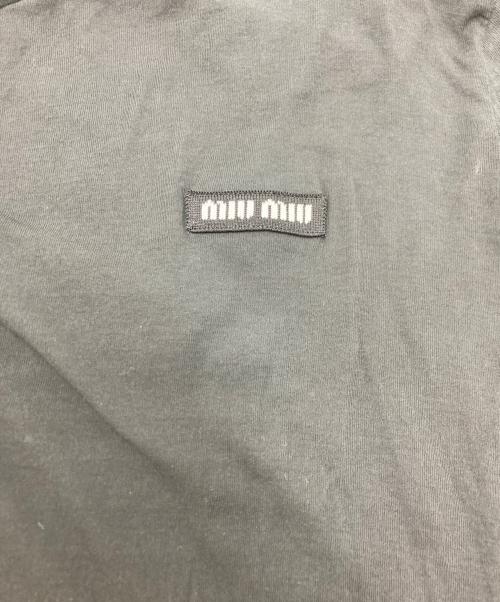 MIU MIU（ミュウミュウ）MIU MIU (ミュウミュウ) ロゴパッチカットソー グレー サイズ:XSの古着・服飾アイテム