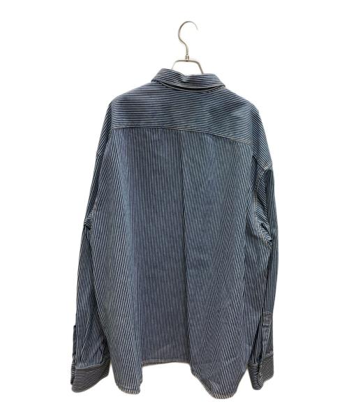 PRADA（プラダ）PRADA (プラダ) トライアングルロゴ ブルーストライプ ヒッコリーデニムシャツ ホワイト×ブルー サイズ:Mの古着・服飾アイテム