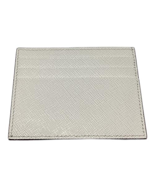 PRADA（プラダ）PRADA (プラダ) サフィアーノトライアングルカードケース ホワイトの古着・服飾アイテム