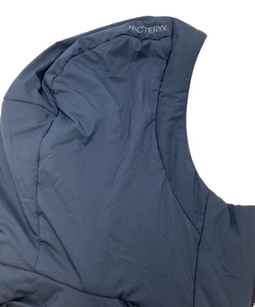 ARC'TERYX（アークテリクス）ARC'TERYX (アークテリクス) ATOM HEAVY WEIGHT HOODY ネイビー サイズ:SIZE Sの古着・服飾アイテム