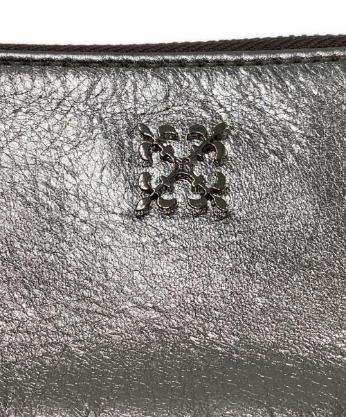 russet（ラシット）russet (ラシット) カラビナ付きソフトレザーマルチケース シルバーの古着・服飾アイテム