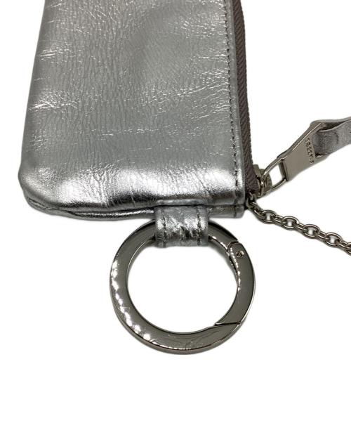 russet（ラシット）russet (ラシット) カラビナ付きソフトレザーマルチケース シルバーの古着・服飾アイテム