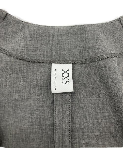 NO CONTROL AIR（ノーコントロールエアー）NO CONTROL AIR (ノーコントロールエアー) 強撚ポリエステル・ストレッチポプリンノーカラージャケット グレー サイズ:SIZE XXSの古着・服飾アイテム