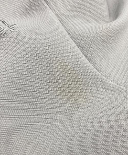 1piu1uguale3 GOLF（ウノ ピゥ ウノ ウグァーレ トレ ゴルフ）1piu1uguale3 GOLF (ウノ ピゥ ウノ ウグァーレ トレ ゴルフ) R-NECK KNIT PLAIN BACK CIRCLE グレー サイズ:SIZE 3の古着・服飾アイテム