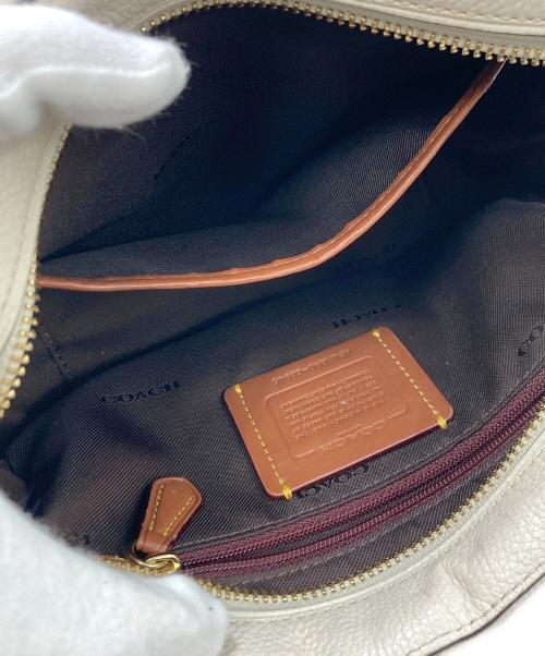 COACH（コーチ）COACH (コーチ) Print Camera Bag ホワイトの古着・服飾アイテム