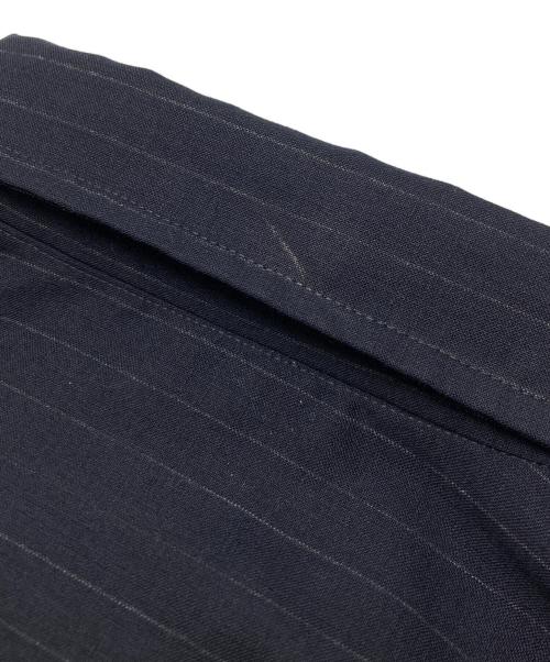 COMME des GARCONS HOMME PLUS（コムデギャルソンオムプリュス）COMME des GARCONS HOMME PLUS (コムデギャルソンオムプリュス) フロントポケット フォーマル ストライプ 長袖シャツ ネイビー サイズ:SIZES Sの古着・服飾アイテム