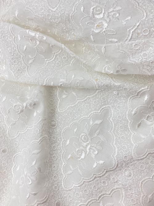 tricot COMME des GARCONS（トリココムデギャルソン）tricot COMME des GARCONS (トリココムデギャルソン) レース刺繍スカート ホワイト サイズ:SIZE Mの古着・服飾アイテム