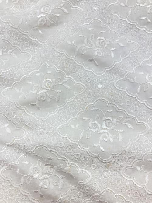 tricot COMME des GARCONS（トリココムデギャルソン）tricot COMME des GARCONS (トリココムデギャルソン) レース刺繍スカート ホワイト サイズ:SIZE Mの古着・服飾アイテム