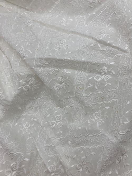 tricot COMME des GARCONS（トリココムデギャルソン）tricot COMME des GARCONS (トリココムデギャルソン) レース刺繍スカート ホワイト サイズ:SIZE Mの古着・服飾アイテム