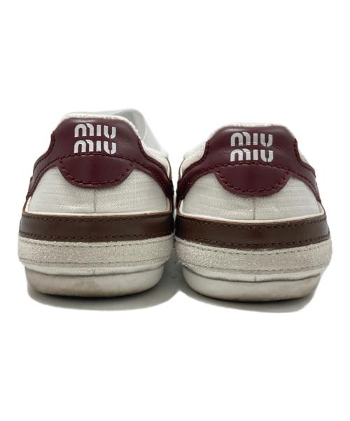 MIU MIU（ミュウミュウ）MIU MIU (ミュウミュウ) ジムナジウム バレリーナ ホワイト×ブラウン サイズ:SIZE 35・5の古着・服飾アイテム