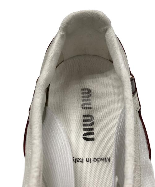 MIU MIU（ミュウミュウ）MIU MIU (ミュウミュウ) ジムナジウム バレリーナ ホワイト×ブラウン サイズ:SIZE 35・5の古着・服飾アイテム