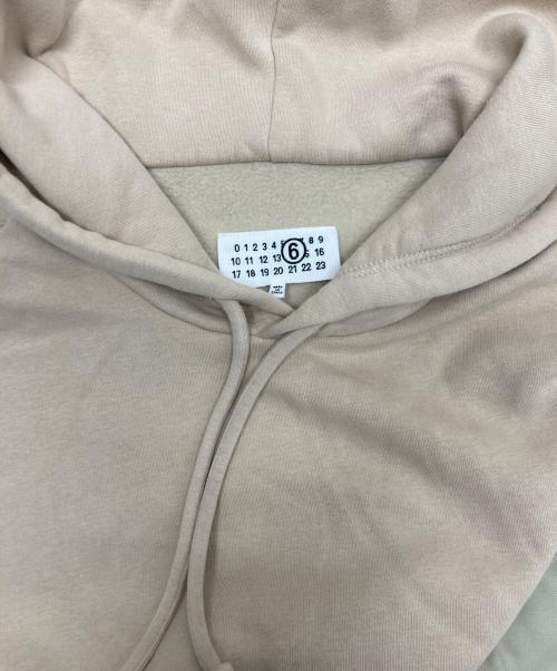 MM6 Maison Margiela（エムエムシックスメゾンマルジェラ）MM6 Maison Margiela (エムエムシックスメゾンマルジェラ) ロゴ コントラストスリーブ パーカー ブラウン サイズ:Mの古着・服飾アイテム