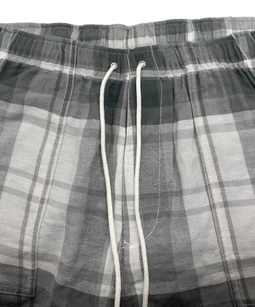 UNUSED（アンユーズド）UNUSED (アンユーズド) CHECK PANTS グレー サイズ:SIZE3 未使用品の古着・服飾アイテム