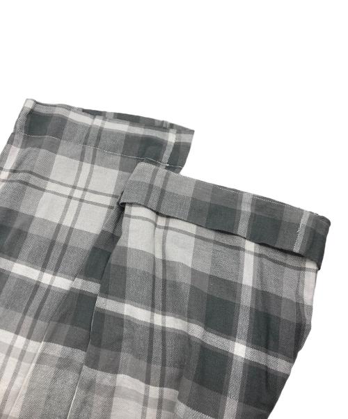 UNUSED（アンユーズド）UNUSED (アンユーズド) CHECK PANTS グレー サイズ:SIZE3 未使用品の古着・服飾アイテム