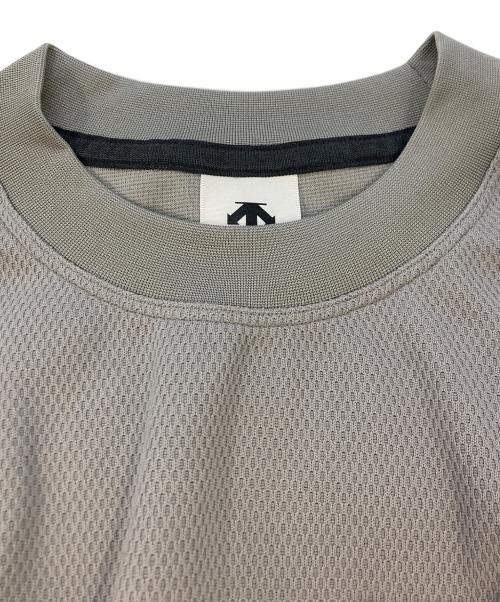 DESCENTE（デサント）DESCENTE (デサント) JJJJound (ジョウンド) メッシュカットソー グレー サイズ:SIZE Mの古着・服飾アイテム