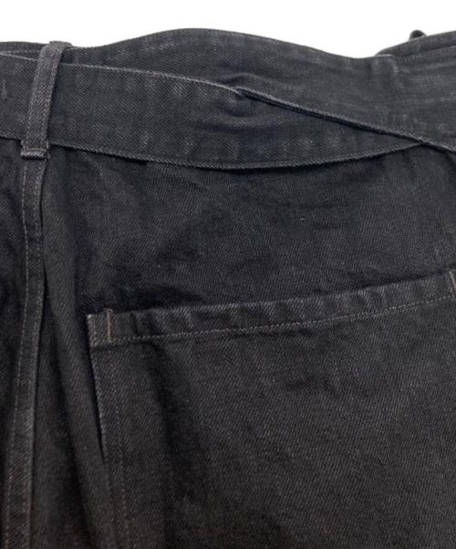 COMOLI（コモリ）COMOLI (コモリ) ブラックデニム ベルテッドパンツ ブラック サイズ:3の古着・服飾アイテム