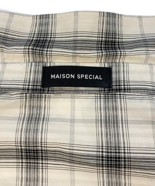 MAISON SPECIAL（メゾンスペシャル）MAISON SPECIAL (メゾンスペシャル) Button Slit Short Shirt グレー×ホワイト サイズ:Free 未使用品の古着・服飾アイテム