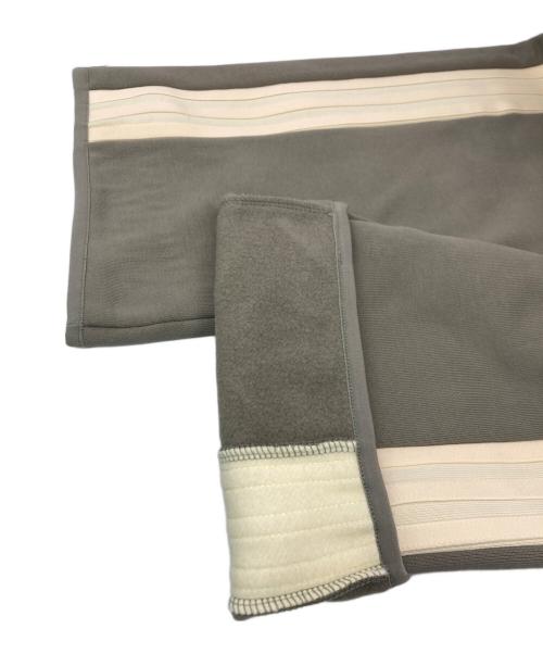 adidas（アディダス）adidas (アディダス) FEAR OF GOD (フィア・オブ・ゴッド) スウェットパンツ カーキ サイズ:M 未使用品の古着・服飾アイテム