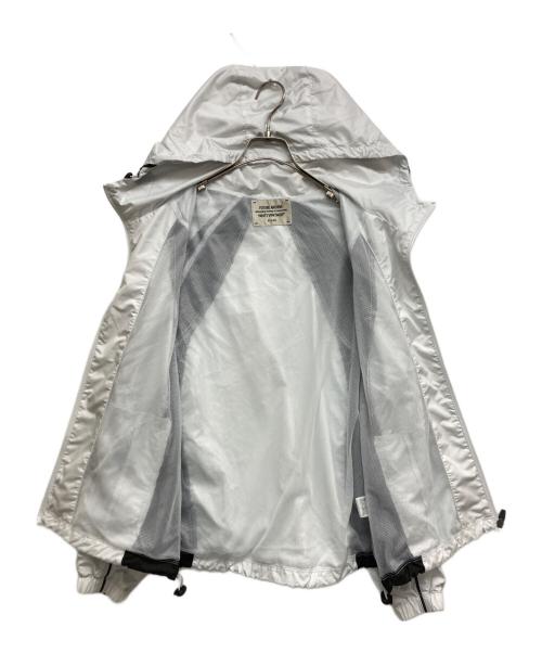 FUTUR ARCHIVE（フューチャーアーカイブビームス）FUTUR ARCHIVE (フューチャーアーカイブビームス) 2TONE SPORT BLOUSON/ナイロンジップパーカー ホワイト×ブラック サイズ:SIZE Sの古着・服飾アイテム