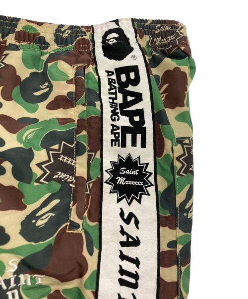A BATHING APE（ア ベイシング エイプ）A BATHING APE (ア ベイシング エイプ) SAINT MICHAEL (セントマイケル) AP TRACK PNT グリーン サイズ:SIZE Mの古着・服飾アイテム