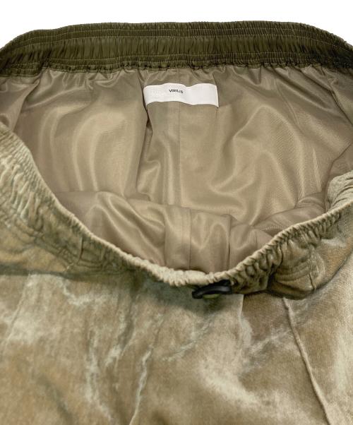 TOGA VIRILIS（トーガ ビリリース）TOGA VIRILIS (トーガ ビリリース) VELVET TRACK PANTS カーキ サイズ:SIZE 46の古着・服飾アイテム