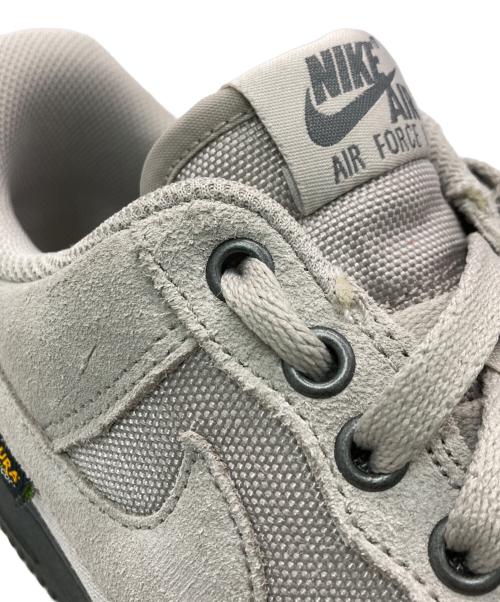 NIKE（ナイキ）NIKE (ナイキ) スニーカー グレー サイズ:SIZE　US8.5の古着・服飾アイテム