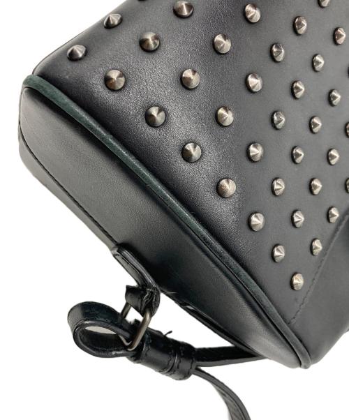 Saint Laurent Paris（サンローランパリ）Saint Laurent Paris (サンローランパリ) ベイビーダッフル スタッズバッグ ブラックの古着・服飾アイテム