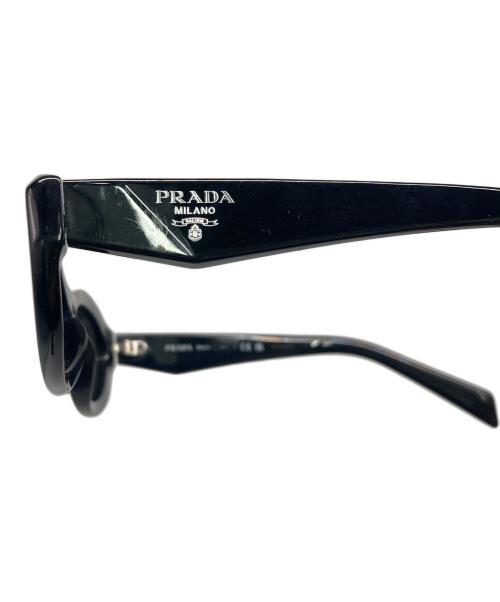 PRADA（プラダ）PRADA (プラダ) グレーレンズ プラダ シンボル サングラス ブラック サイズ:55□16の古着・服飾アイテム