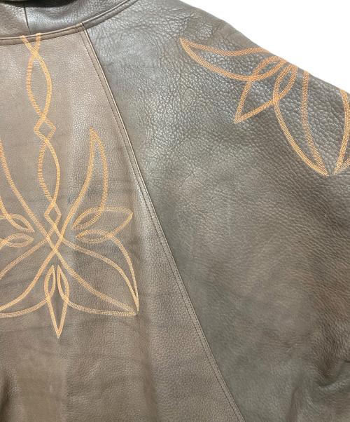 77circa（ナナナナサーカ）77circa (ナナナナサーカ) 再構築ウエスタン柄レザージャケット ブラウン サイズ:記載なしの古着・服飾アイテム