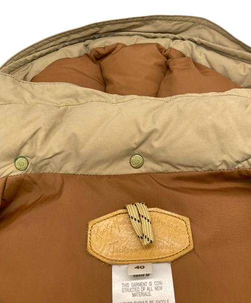 Rocky Mountain FeatherBed（ロッキーマウンテンフェザーベッド）Rocky Mountain FeatherBed (ロッキーマウンテンフェザーベッド) Down Mountain Parka ベージュ サイズ:SIZE40の古着・服飾アイテム