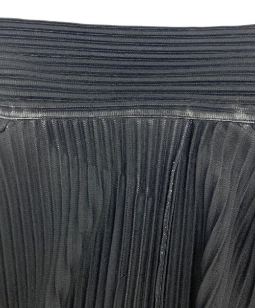 HOMME PLISSE ISSEY MIYAKE（オム プリッセ イッセイ ミヤケ）HOMME PLISSE ISSEY MIYAKE (オム プリッセ イッセイ ミヤケ) MONTHLY COLOR APRIL ブラック サイズ:SIZE　4の古着・服飾アイテム