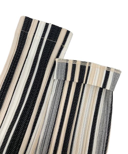 PLEATS PLEASE（プリーツプリーズ）PLEATS PLEASE (プリーツプリーズ) プリーツカットソー ホワイト×ブラック サイズ:SIZE3の古着・服飾アイテム