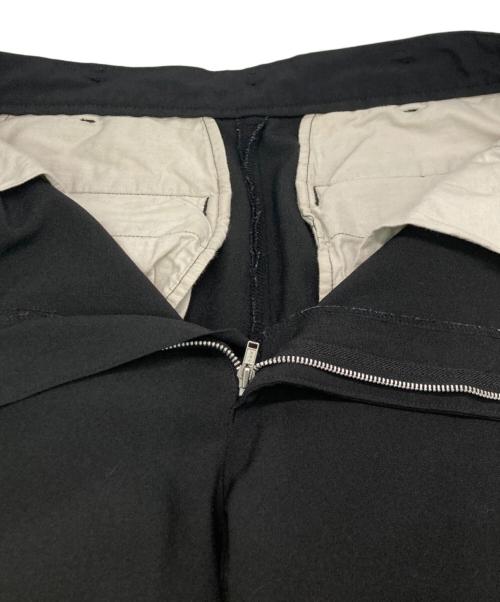BLACK COMME des GARCONS（ブラックコムデギャルソン）BLACK COMME des GARCONS (ブラックコムデギャルソン) ポリ縮絨ジップテーパードパンツ ブラック サイズ:SIZE　Mの古着・服飾アイテム