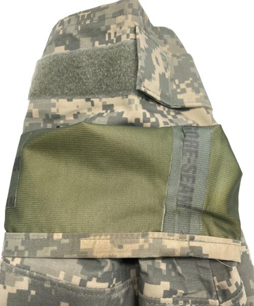 US ARMY（ユーエスアーミー）US ARMY (ユーエスアーミー) ECWCS UNIVERSAL CAMO GORE-TEX®PARKA カーキ サイズ:SIZE SMALL-REGULERの古着・服飾アイテム