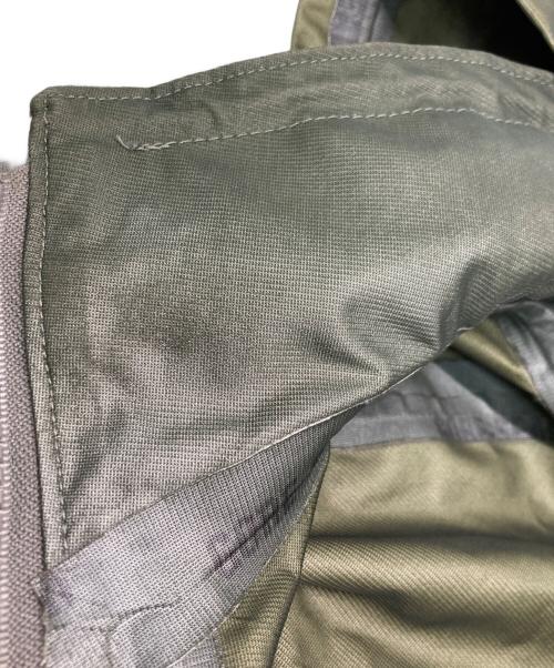 US ARMY（ユーエスアーミー）US ARMY (ユーエスアーミー) ECWCS UNIVERSAL CAMO GORE-TEX®PARKA カーキ サイズ:SIZE SMALL-REGULERの古着・服飾アイテム