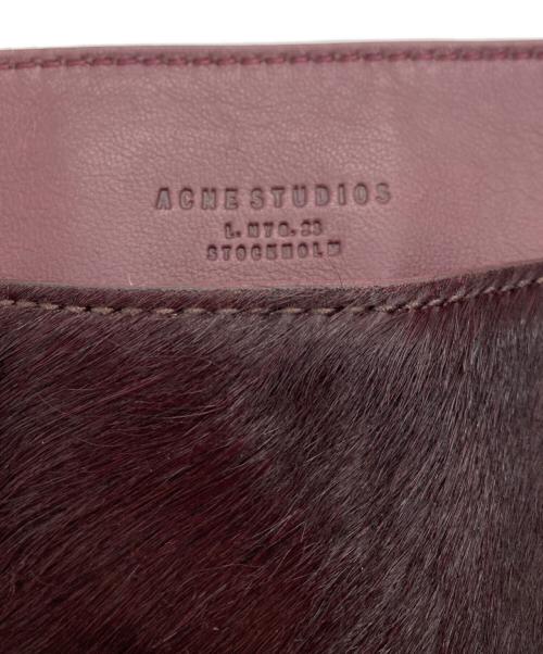 Acne studios（アクネ ストゥディオス）Acne studios (アクネ ストゥディオス) ハラコクラッチバッグ ボルドーの古着・服飾アイテム