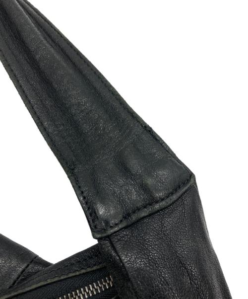 Y's（ワイズ）Y's (ワイズ) MANDARINA (マンダリナ) Lamb leather gimmick shoulder bag ブラックの古着・服飾アイテム