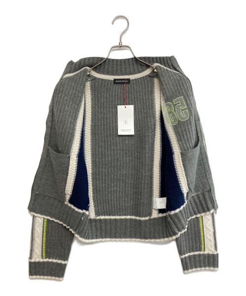 MAISON SPECIAL（メゾンスペシャル）MAISON SPECIAL (メゾンスペシャル) Numbering High Neck Zip Knit Tops グレー サイズ:SIZE FREE 未使用品の古着・服飾アイテム