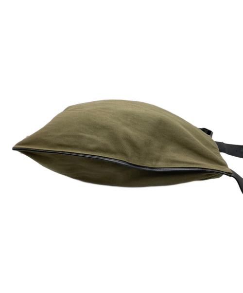 JIL SANDER（ジルサンダー）JIL SANDER (ジルサンダー) BELT HOBO キャンバス ショルダーバッグ ブラック×カーキの古着・服飾アイテム