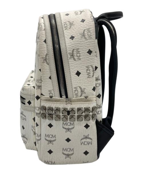 MCM（エムシーエム）MCM (エムシーエム) サイドスタッズヴィセトスバックパック ホワイト サイズ:実寸サイズをご参照下さい。の古着・服飾アイテム