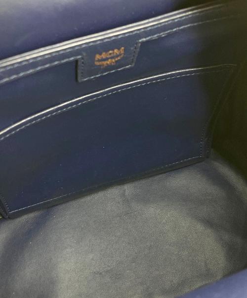 MCM（エムシーエム）MCM (エムシーエム) サイドスタッズヴィセトスバックパック ホワイト サイズ:実寸サイズをご参照下さい。の古着・服飾アイテム