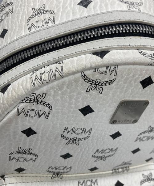 MCM（エムシーエム）MCM (エムシーエム) サイドスタッズヴィセトスバックパック ホワイト サイズ:実寸サイズをご参照下さい。の古着・服飾アイテム