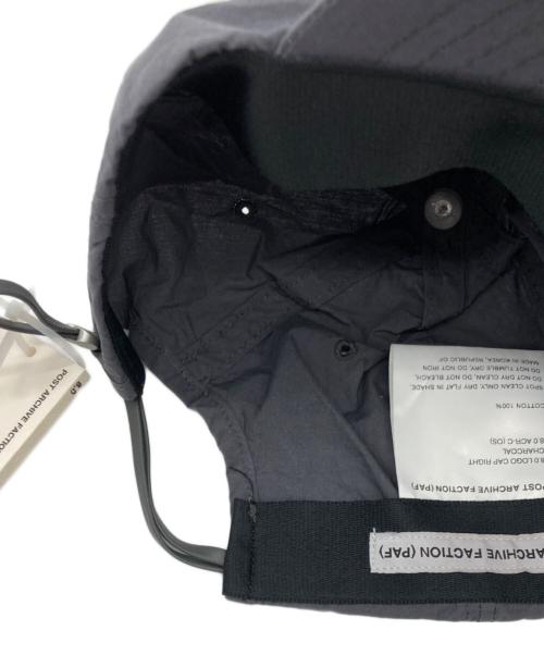 POST ARCHIVE FACTION (PAF)（ポストアーカイブファクション）POST ARCHIVE FACTION (PAF) (ポストアーカイブファクション) 8.0 ロゴキャップ グレー サイズ:SIZE OS 未使用品の古着・服飾アイテム