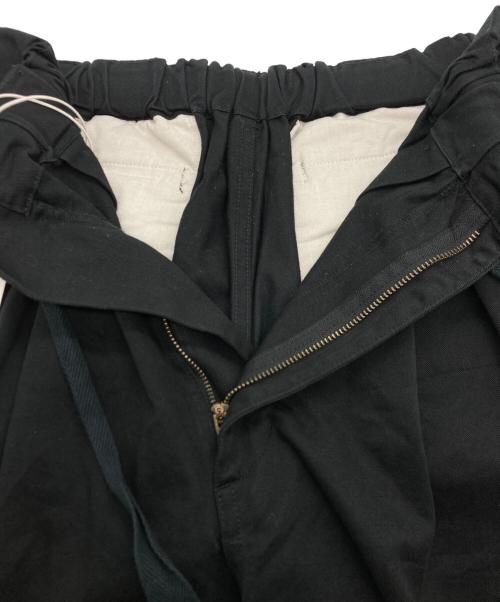 is-ness（イズネス）is-ness (イズネス) BALLOON EZ PANTS/バルーンイージーパンツ ブラック サイズ:SIZE M 未使用品の古着・服飾アイテム